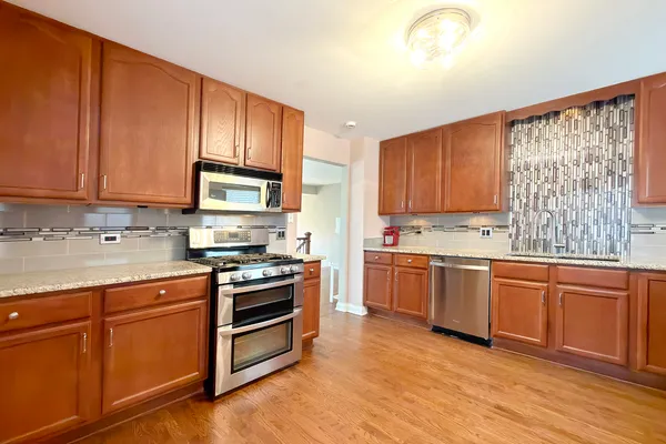 $539,000 | 2808 Dove Street, Rolling Meadows, IL 60008
