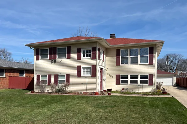 $539,000 | 2808 Dove Street, Rolling Meadows, IL 60008