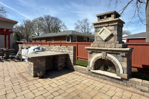 $539,000 | 2808 Dove Street, Rolling Meadows, IL 60008