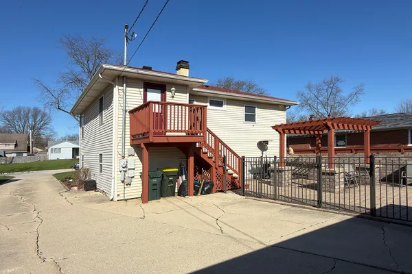$539,000 | 2808 Dove Street, Rolling Meadows, IL 60008