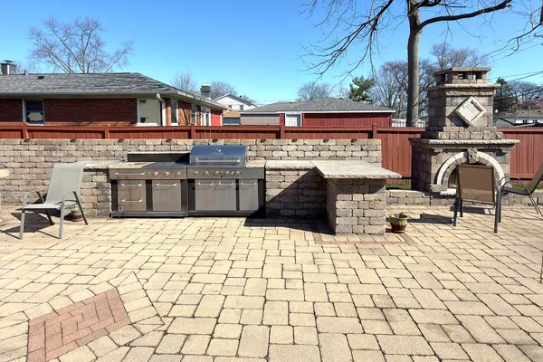 $539,000 | 2808 Dove Street, Rolling Meadows, IL 60008