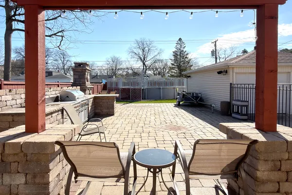 $539,000 | 2808 Dove Street, Rolling Meadows, IL 60008