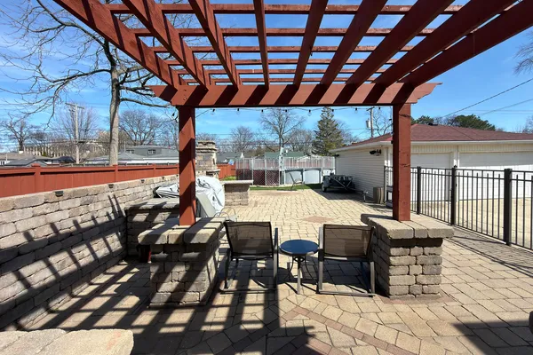 $539,000 | 2808 Dove Street, Rolling Meadows, IL 60008