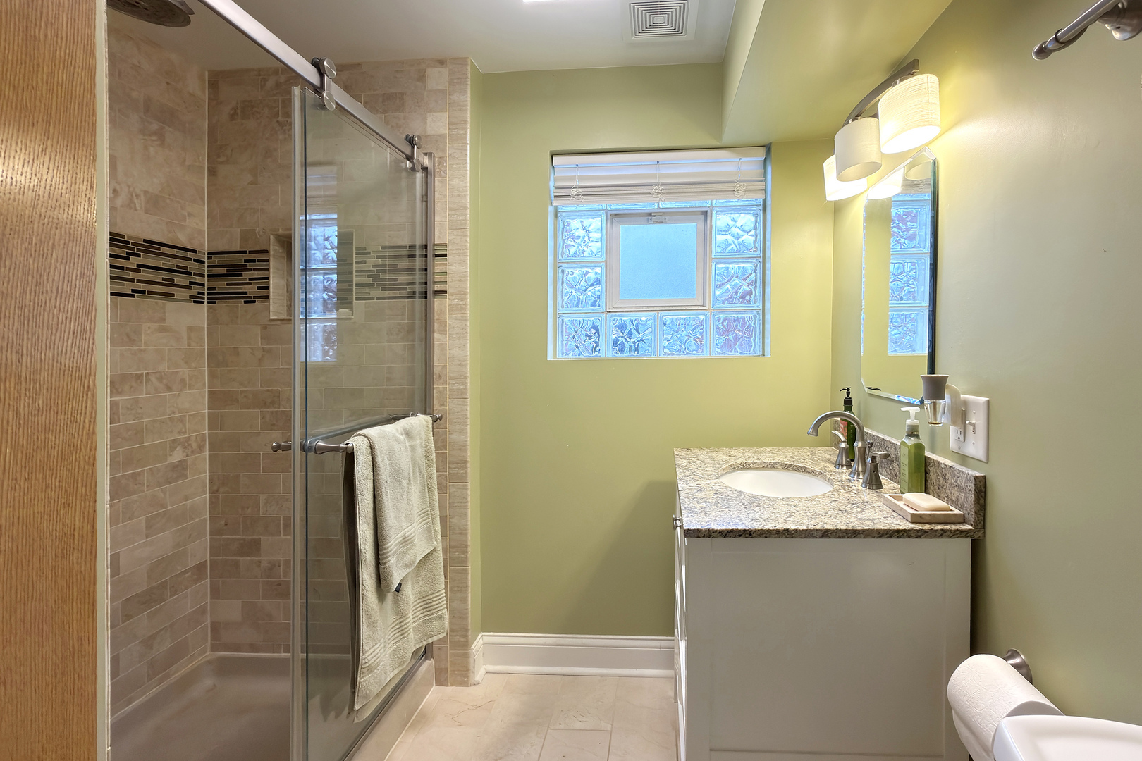 2808 Dove Street Rolling Meadows, IL 60008 - Photo 8 of 33