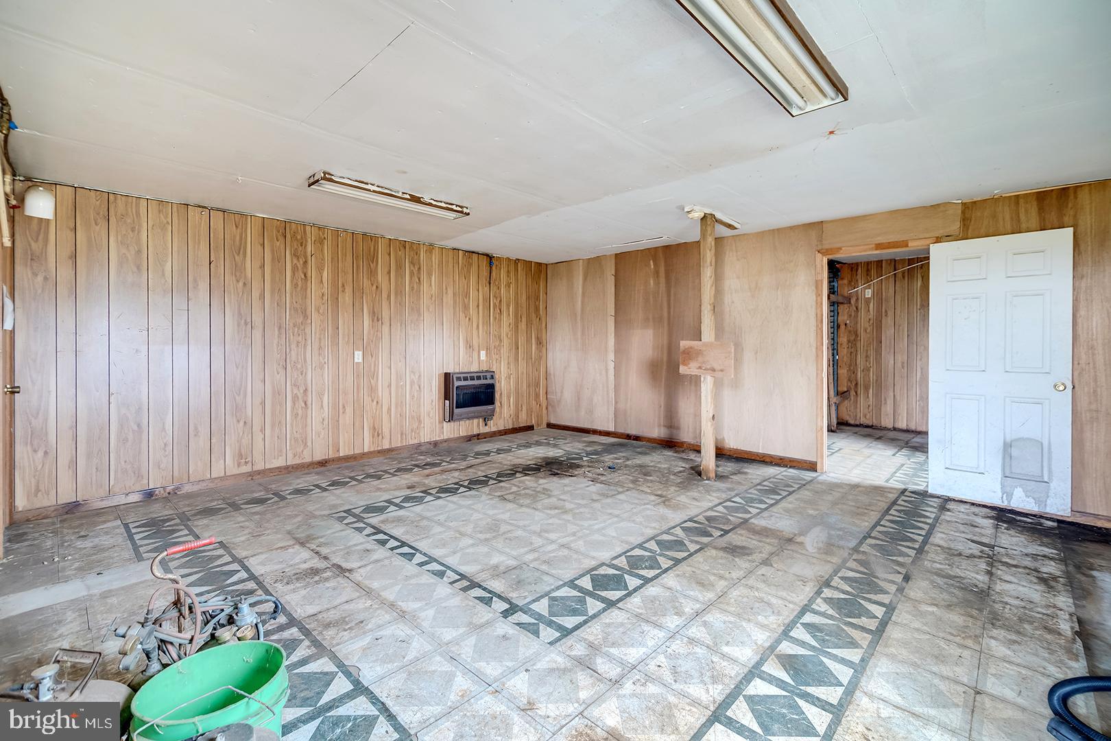 10046 Woodyard Road Greenwood, DE 19950 - Photo 32 of 45 a view of a livingroom with wooden floor