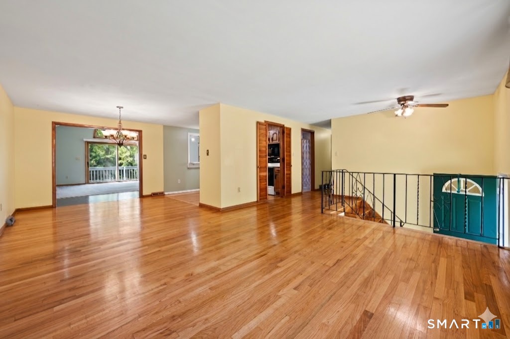 10 Susan Road Vernon, CT 06066 - Photo 7 of 40