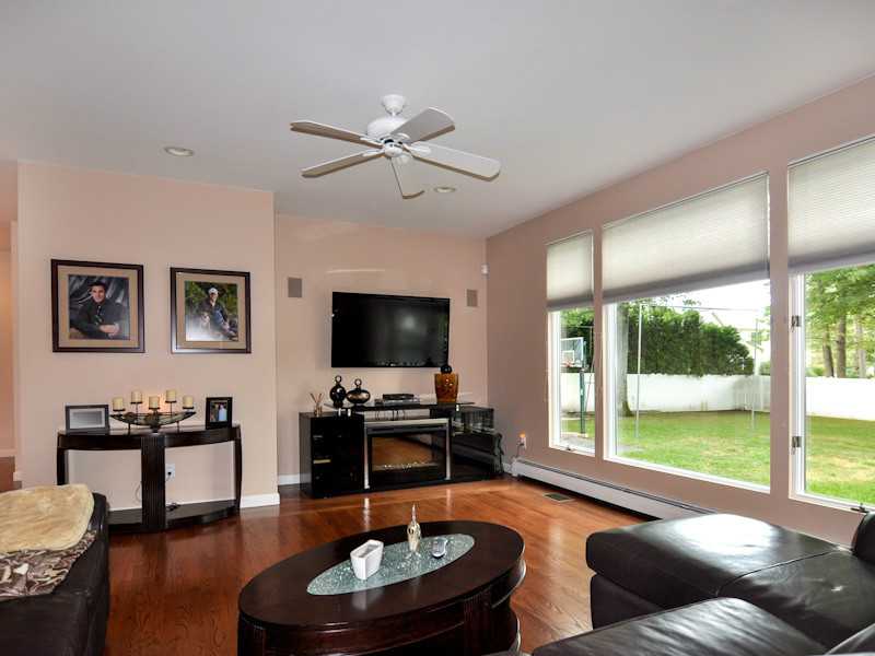 77 Basil Crossing Cranston, RI 02921 - Photo 11 of 25 Den/Family/Great Room.