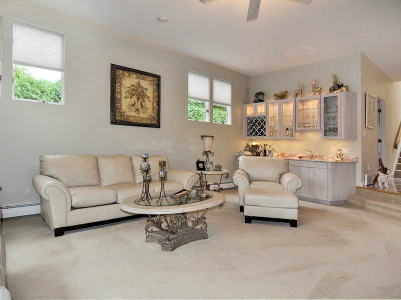 77 Basil Crossing Cranston, RI 02921 - Photo 15 of 25 Living Room.