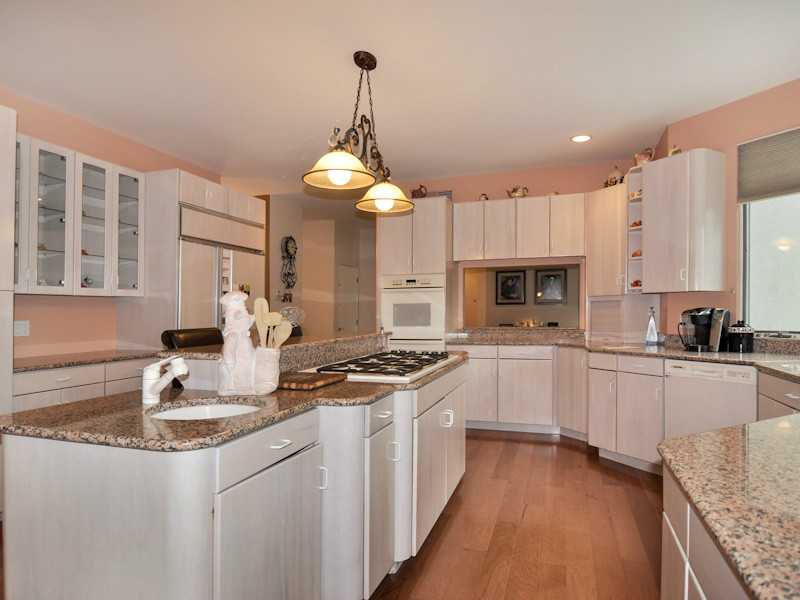 77 Basil Crossing Cranston, RI 02921 - Photo 22 of 25 Kitchen.