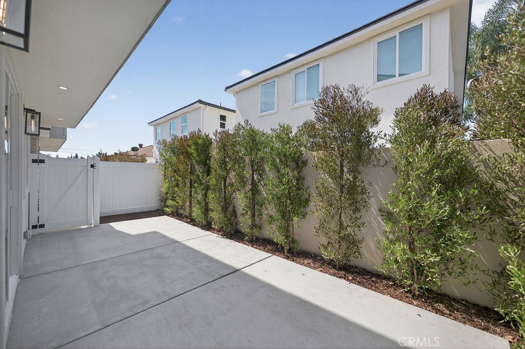 15540 Colorado Avenue Paramount, CA 90723 - Photo 50 of 63 a backyard of a house with lots of green space