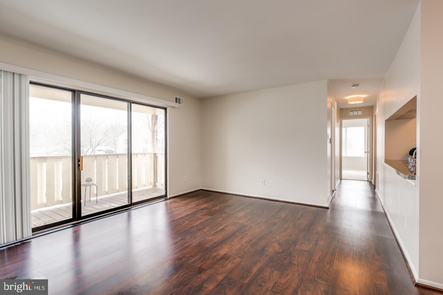 514 The Woods Cherry Hill, NJ 08003 - Photo 2 of 12 Living room