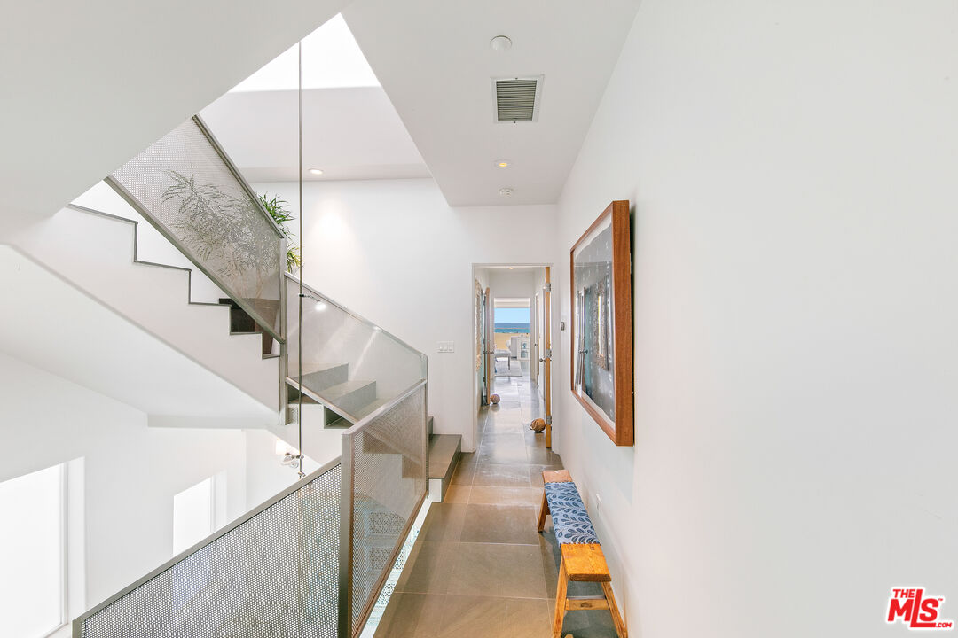 1341 Palisades Beach Road Santa Monica, CA 90401 - Photo 34 of 68