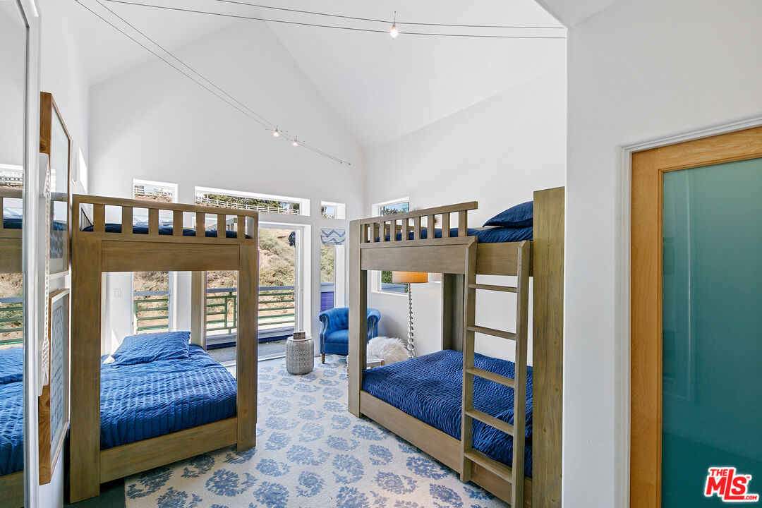 1341 Palisades Beach Road Santa Monica, CA 90401 - Photo 48 of 68