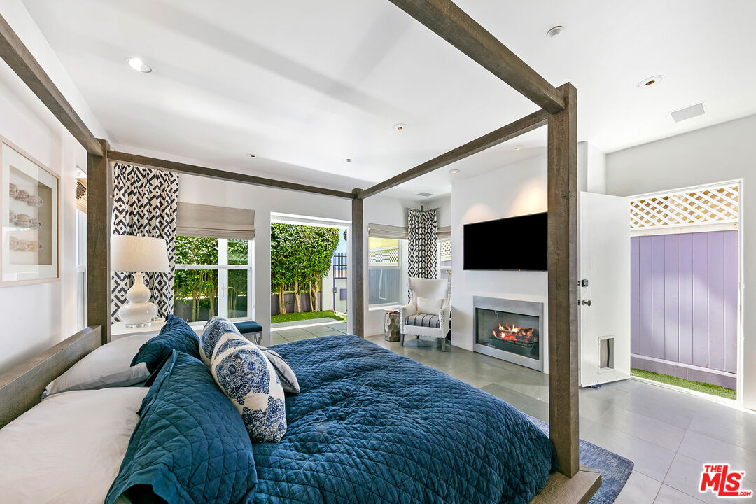 1341 Palisades Beach Road Santa Monica, CA 90401 - Photo 8 of 68