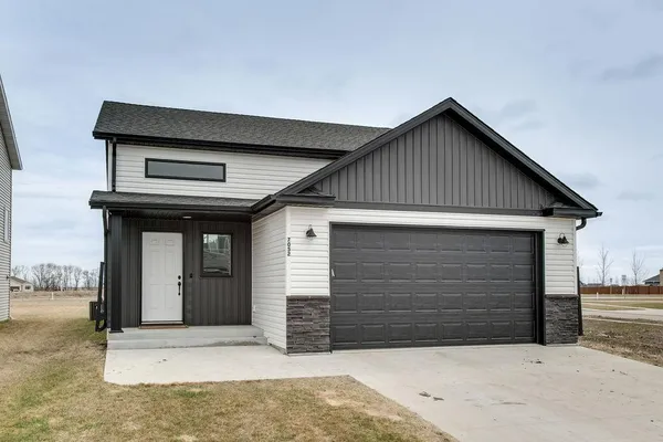 $330,000 | 7052 Benji Lane, Horace, ND 58047