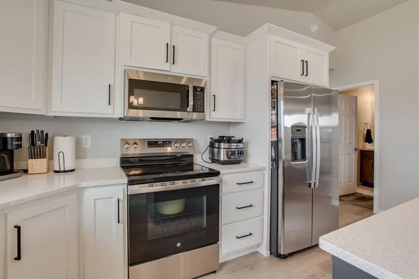 $330,000 | 7052 Benji Lane, Horace, ND 58047