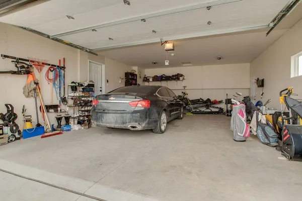 $330,000 | 7052 Benji Lane, Horace, ND 58047