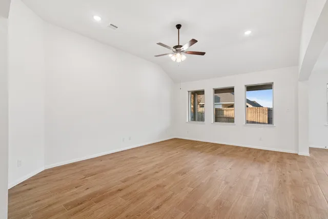 $318,334 | 32306 Tallow Crk Drive, Waller, TX 77484