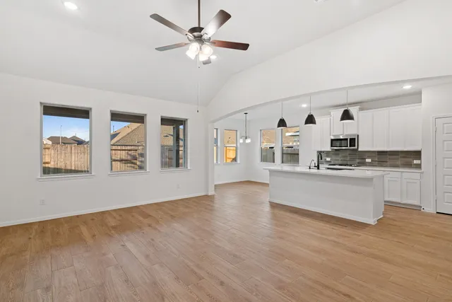 $318,334 | 32306 Tallow Crk Drive, Waller, TX 77484