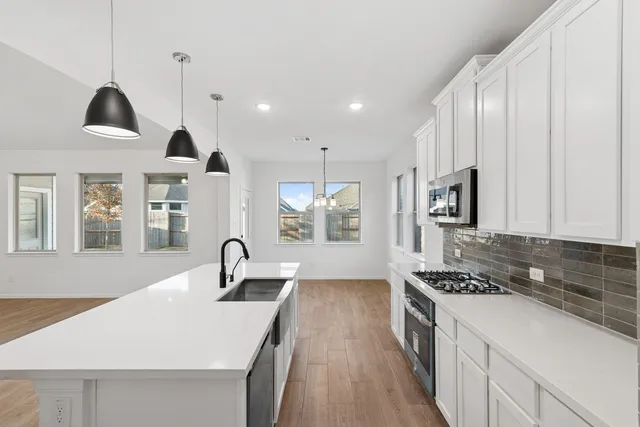 $318,334 | 32306 Tallow Crk Drive, Waller, TX 77484