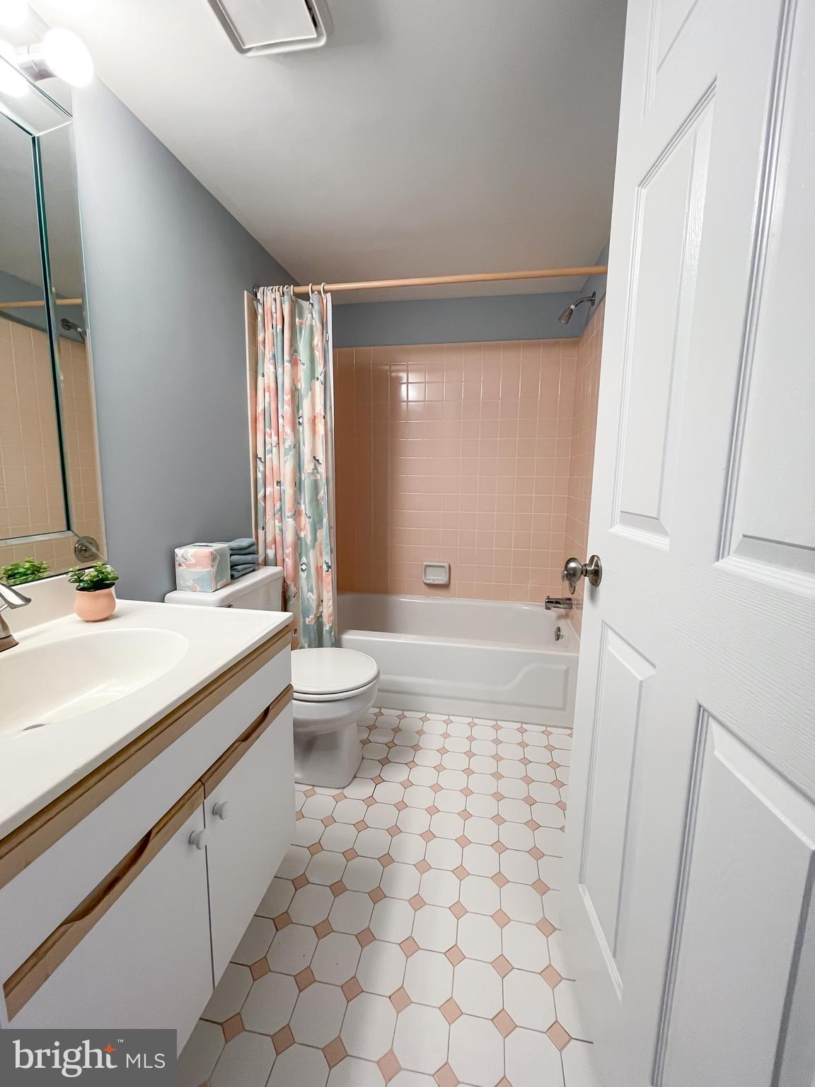 2015 Welsh Road, Unit D60 Philadelphia, PA 19115 - Photo 15 of 35 Gallery Image 15