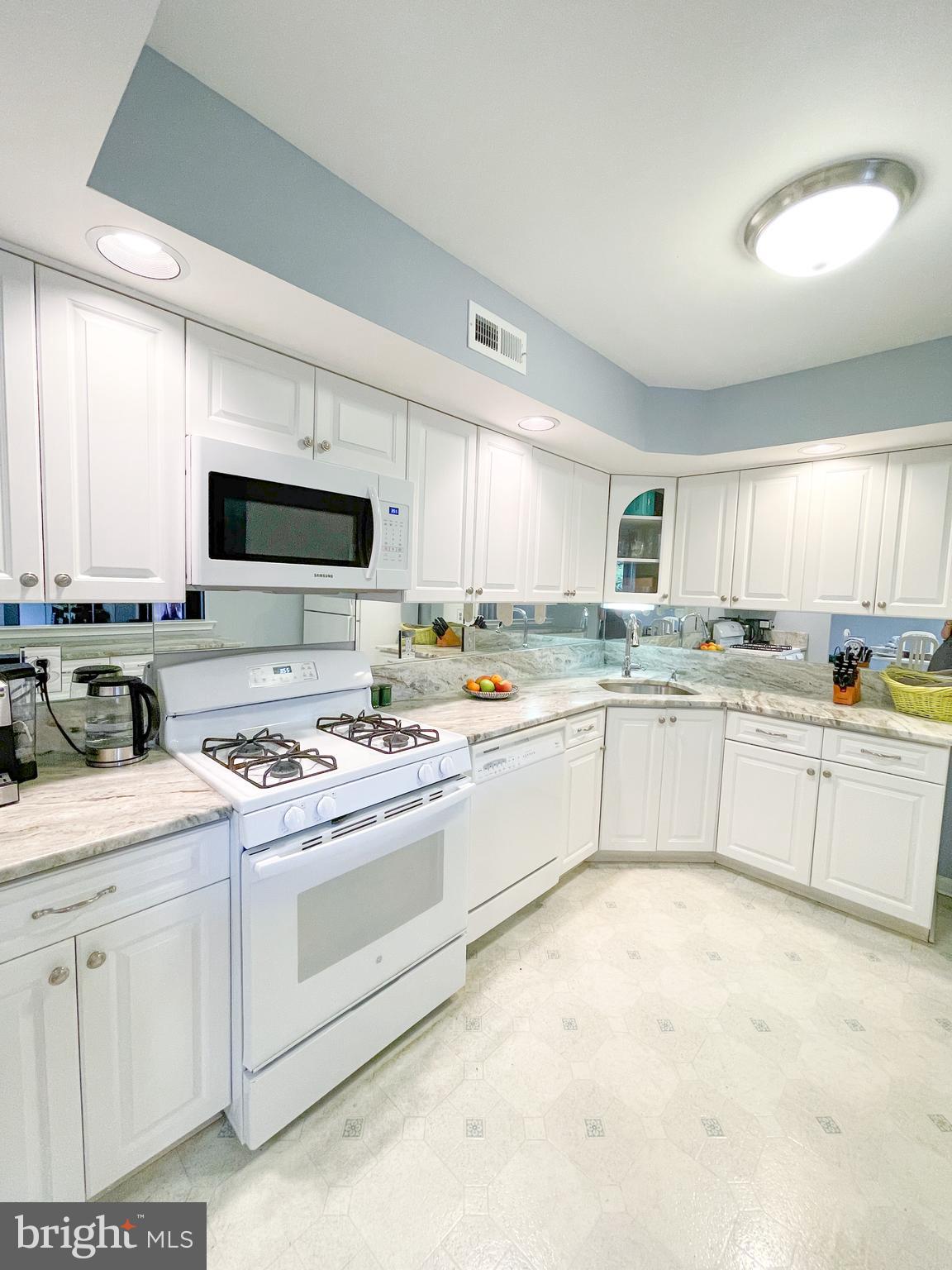 2015 Welsh Road, Unit D60 Philadelphia, PA 19115 - Photo 27 of 35 Gallery Image 27