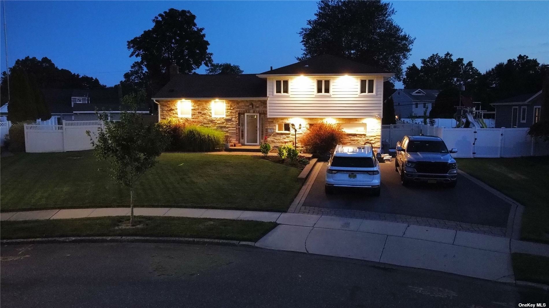 4 Emerald Court Commack, NY 11725 - Photo 1 of 1 Gallery Image 1