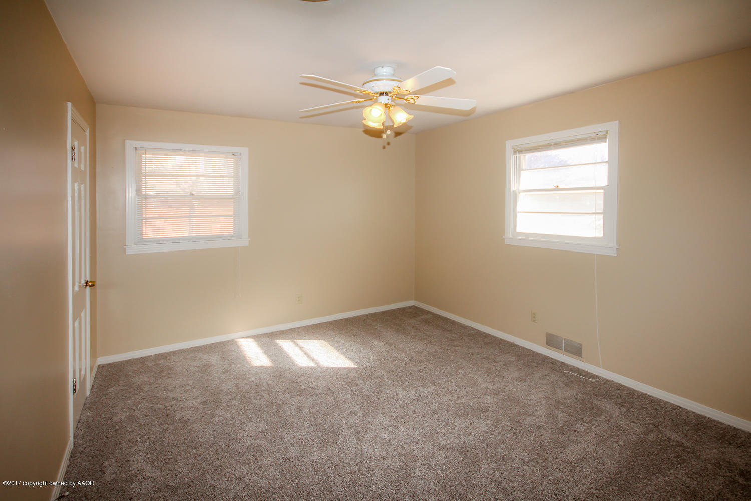 6114 Jameson Road Amarillo, TX 79106 - Photo 17 of 28 2nd Bedroom
