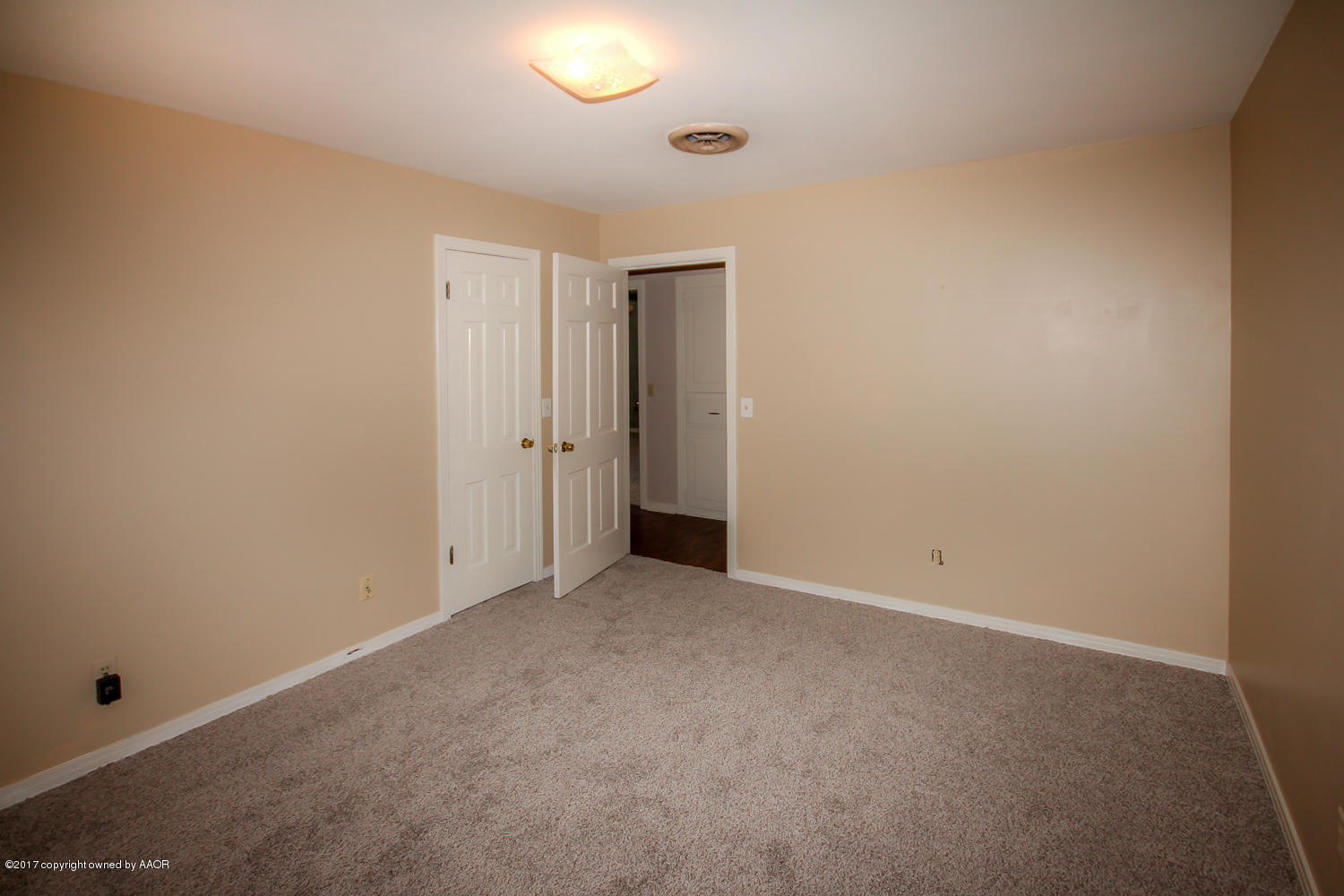 6114 Jameson Road Amarillo, TX 79106 - Photo 20 of 28 3rd Bedroom
