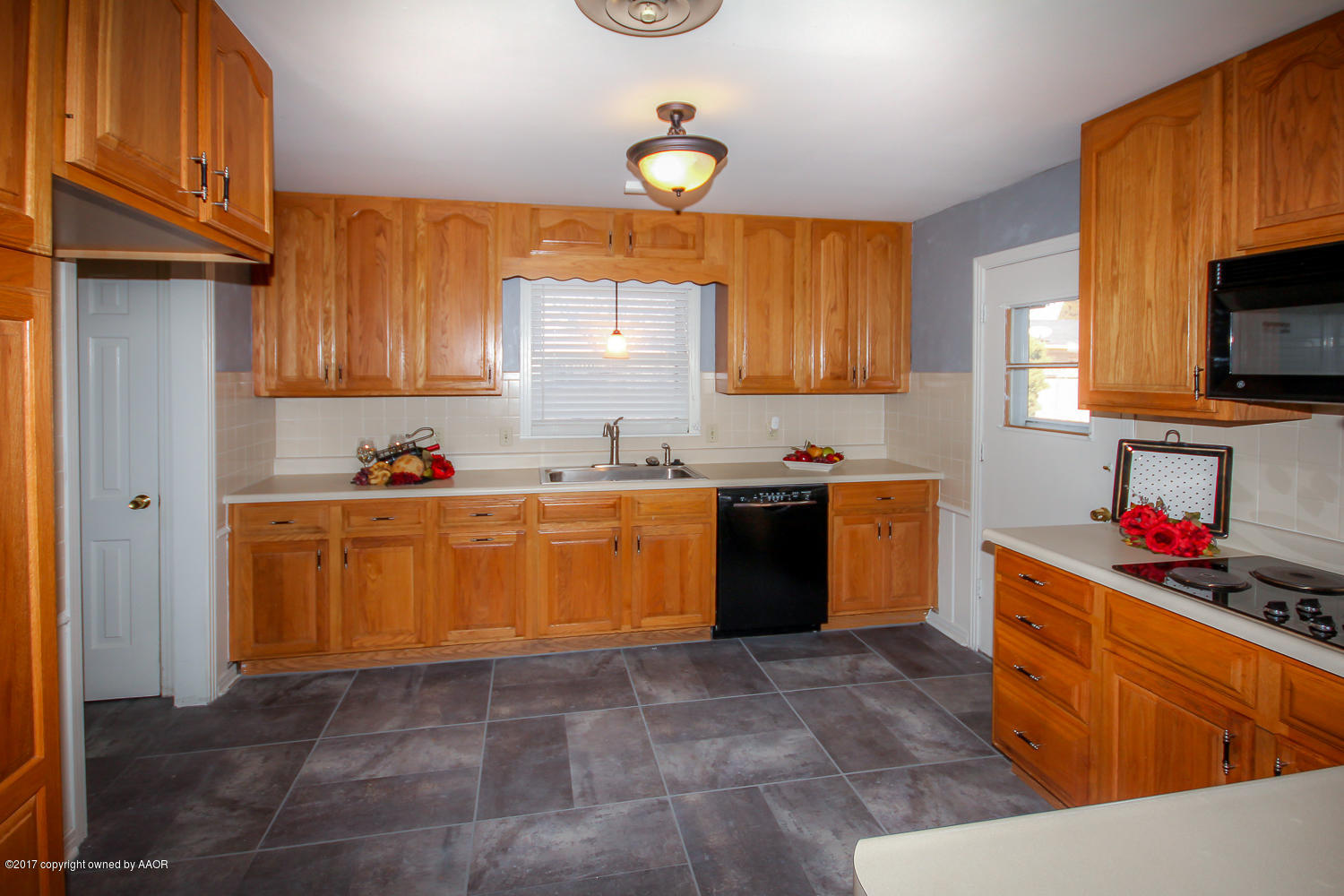 6114 Jameson Road Amarillo, TX 79106 - Photo 10 of 28 Kitchen