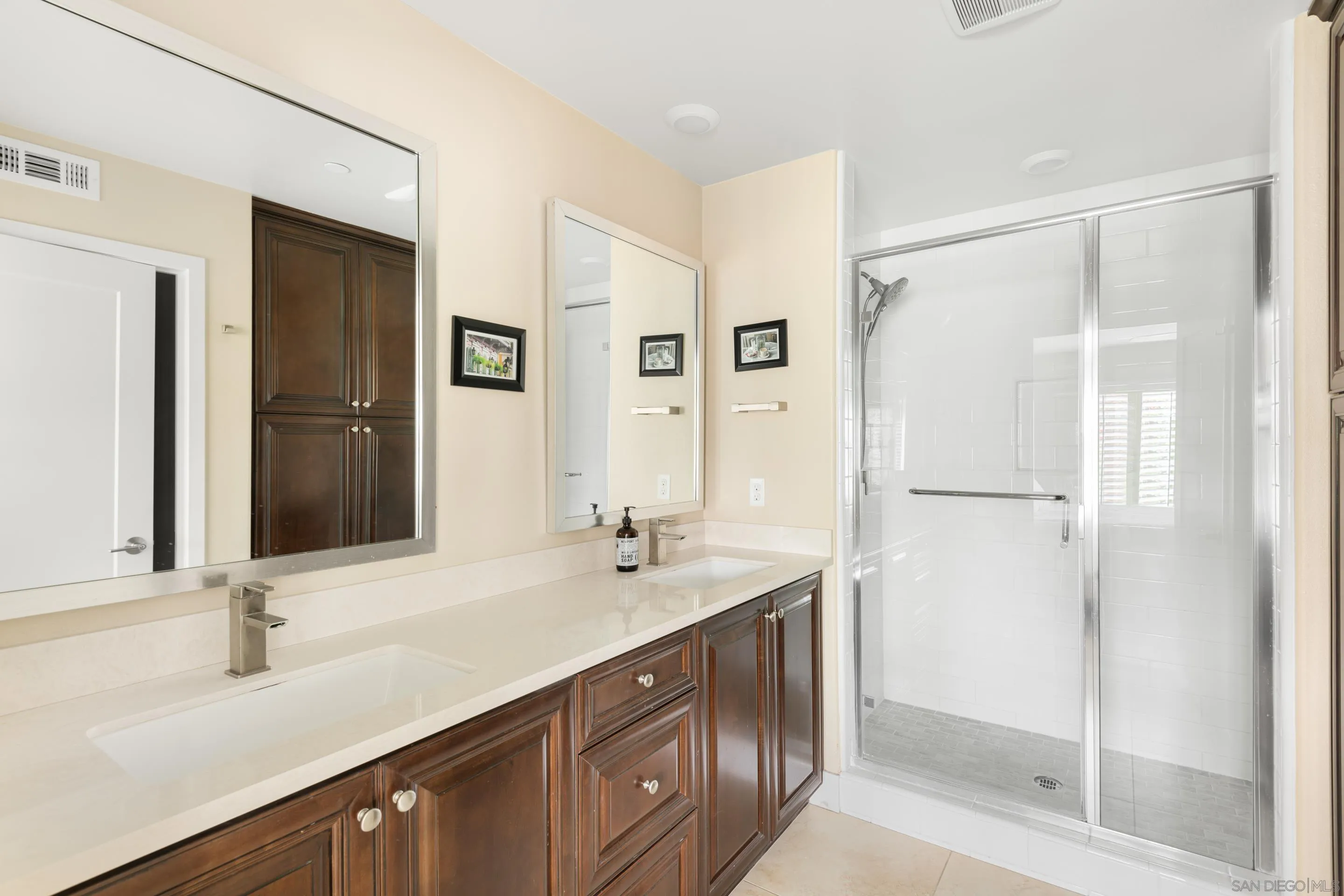 2406 Torrey Pines Road, Unit 152 La Jolla, CA 92037 - Photo 18 of 34 Primary Bath/Spa
