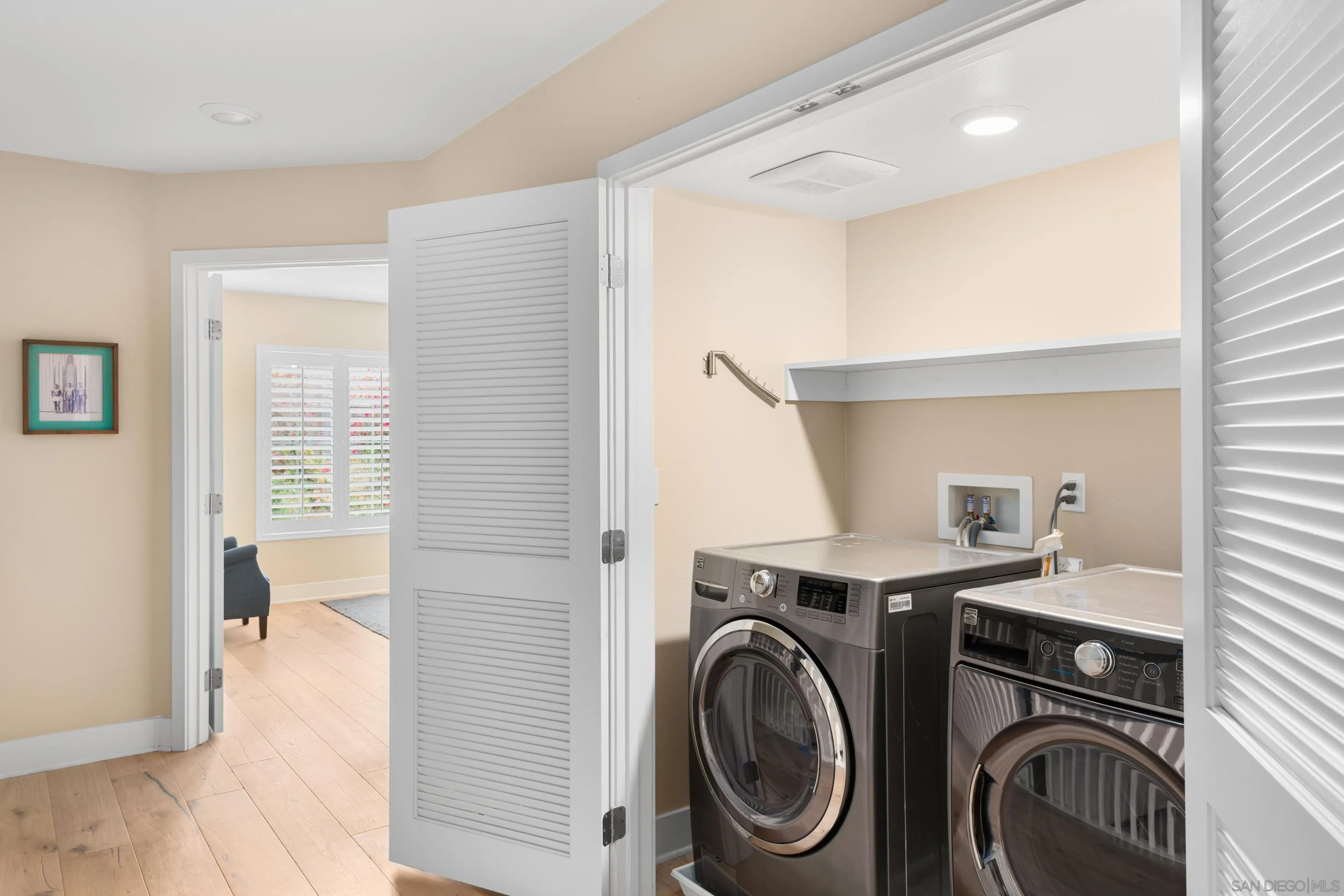 2406 Torrey Pines Road, Unit 152 La Jolla, CA 92037 - Photo 19 of 34 Laundry