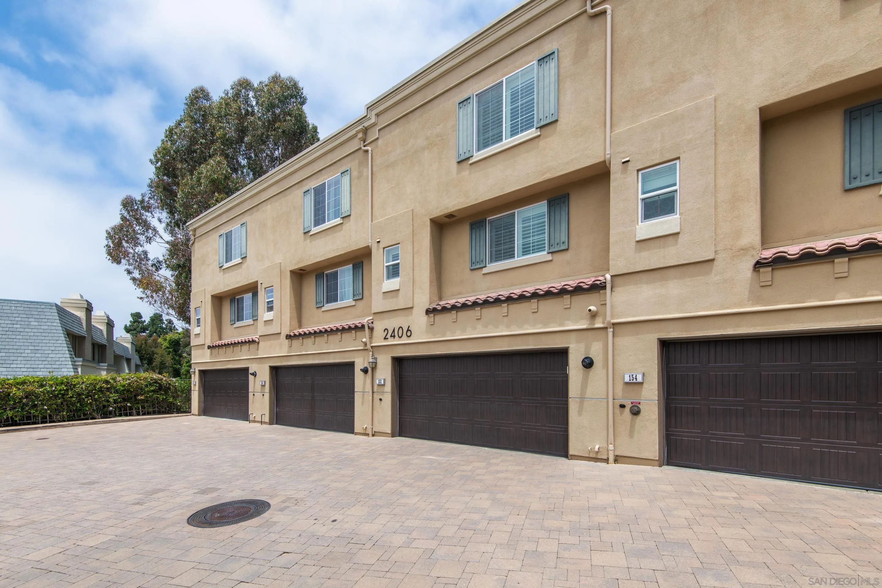 2406 Torrey Pines Road, Unit 152 La Jolla, CA 92037 - Photo 31 of 34 Exterior Back