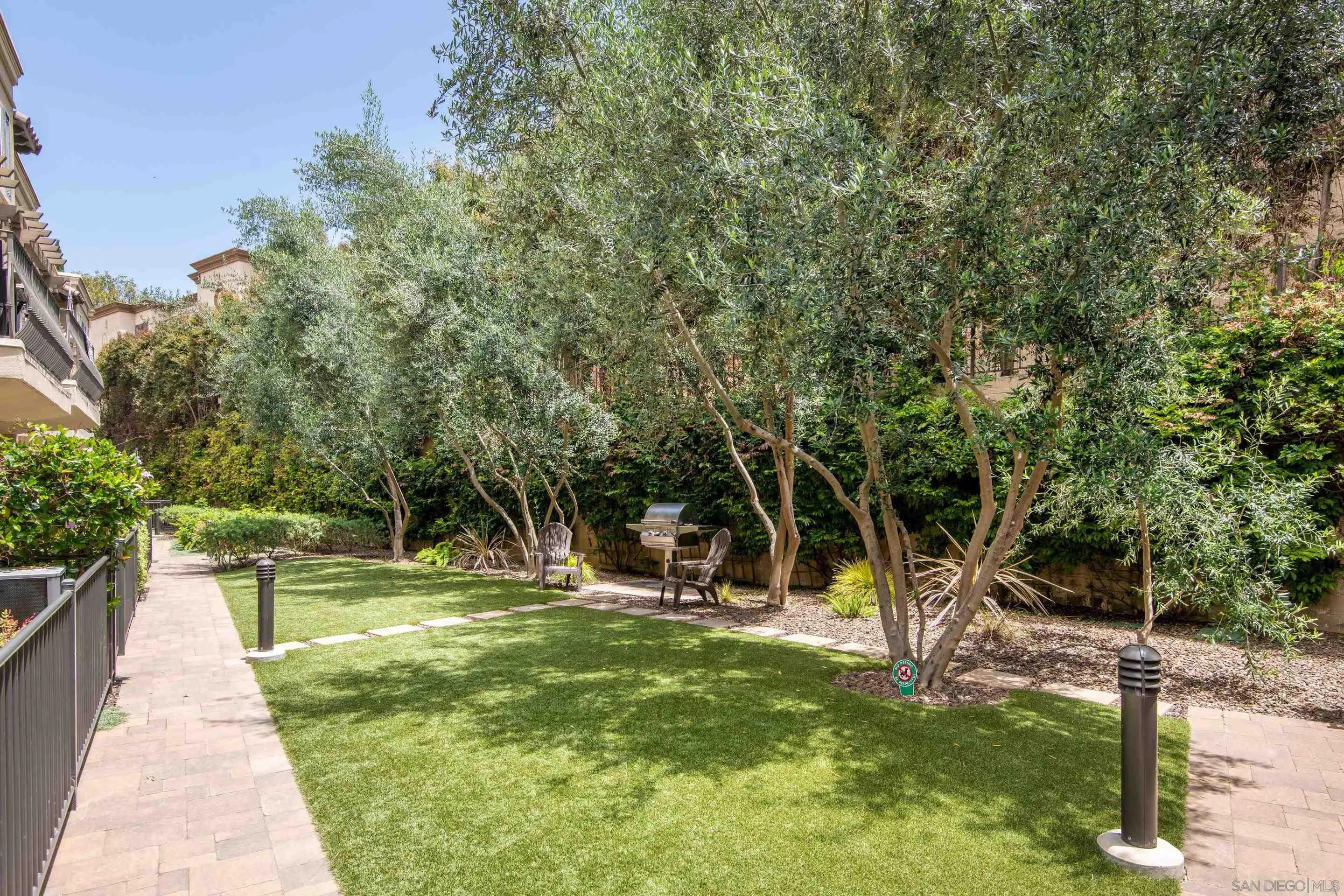 2406 Torrey Pines Road, Unit 152 La Jolla, CA 92037 - Photo 32 of 34 Common Area