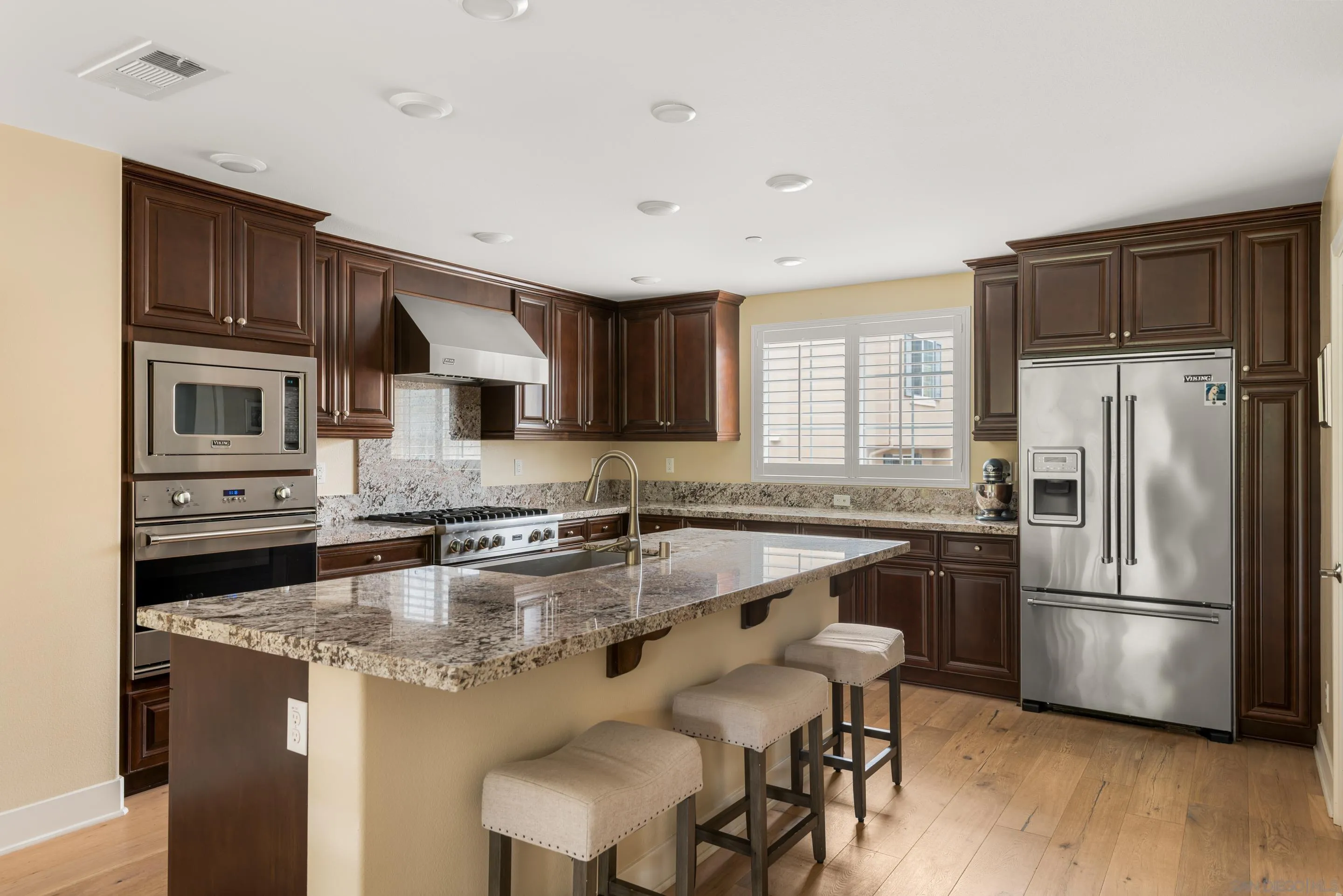 2406 Torrey Pines Road, Unit 152 La Jolla, CA 92037 - Photo 6 of 34 Kitchen