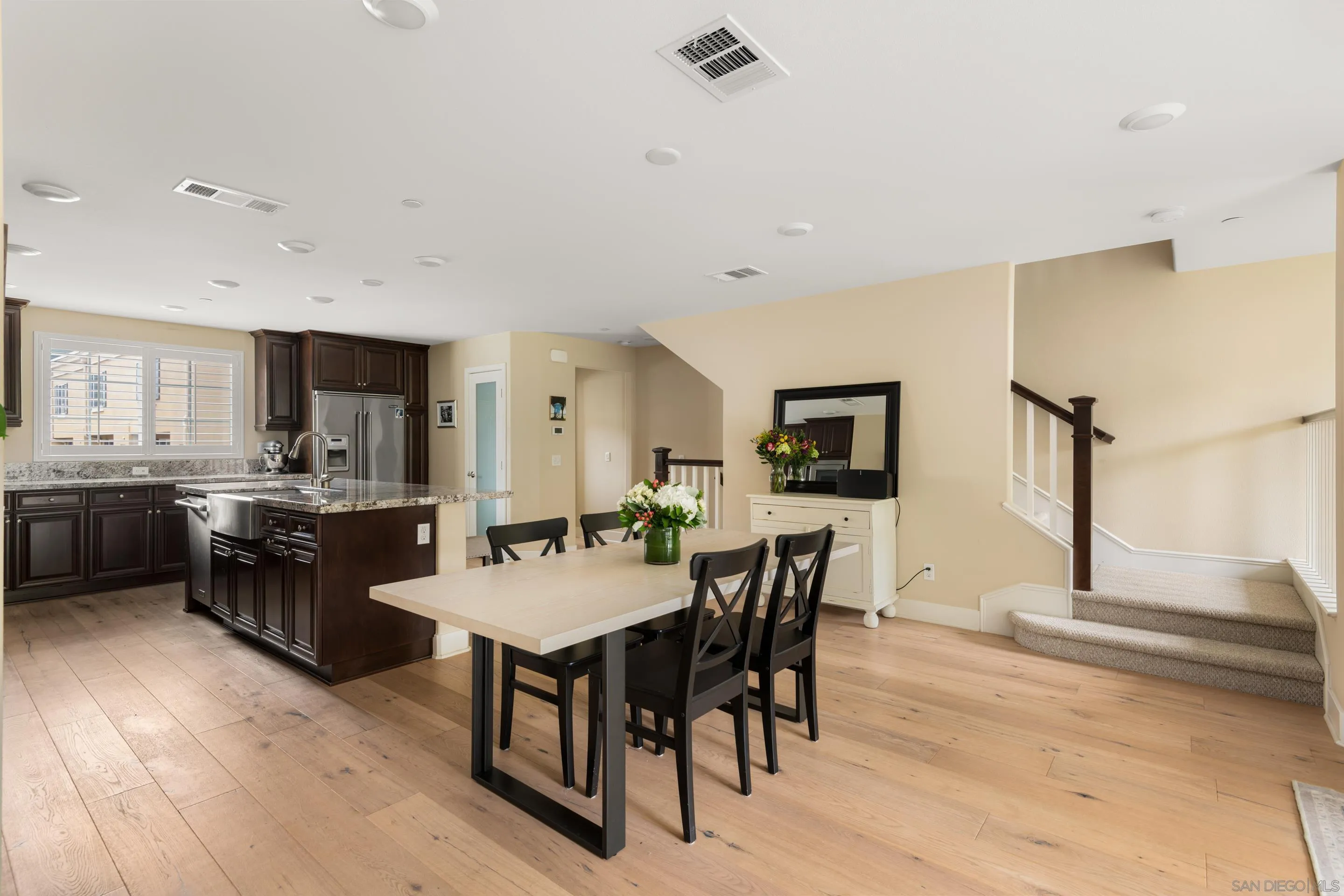 2406 Torrey Pines Road, Unit 152 La Jolla, CA 92037 - Photo 9 of 34 Dining Area