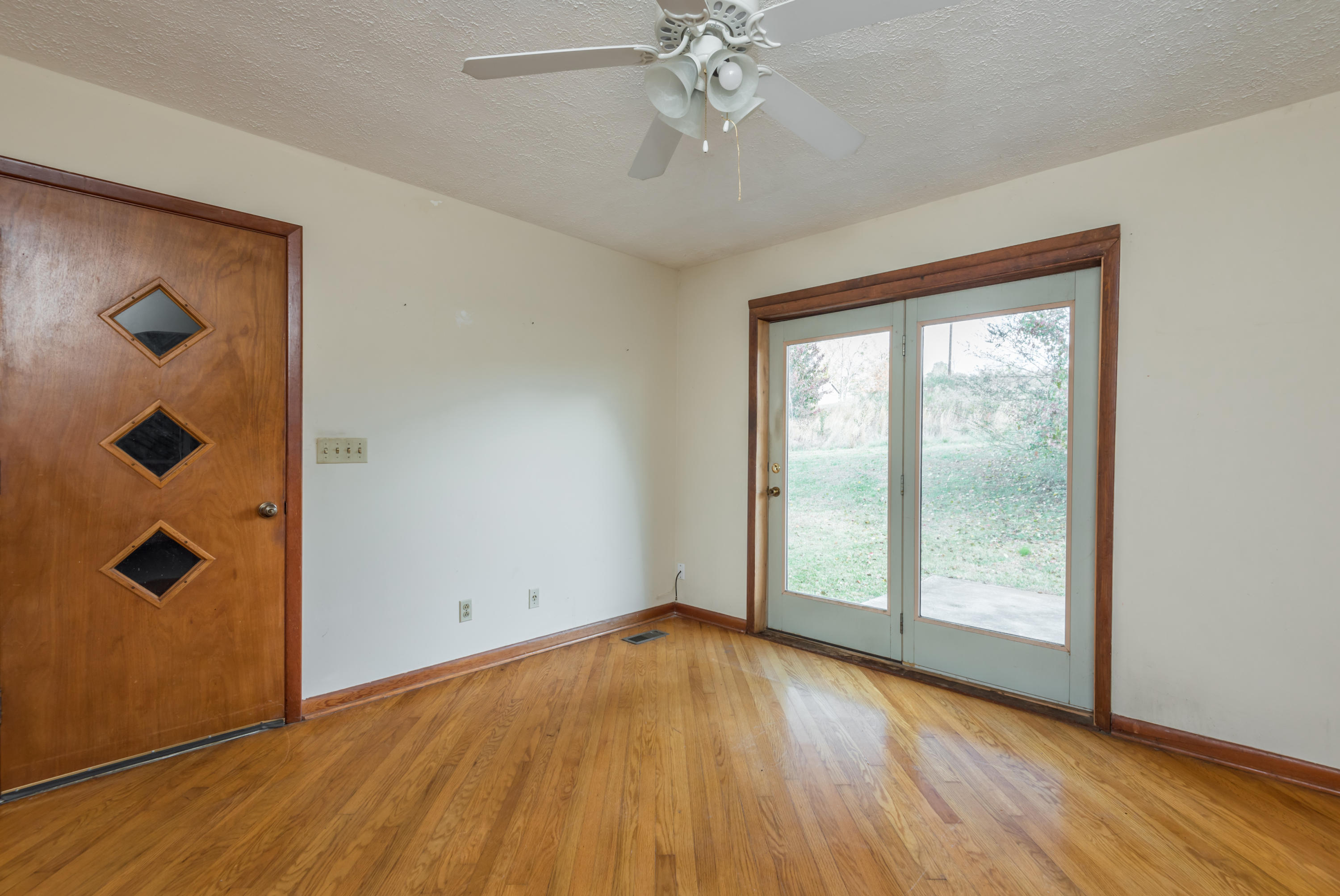 206 Quarry Road Harriman, TN 37748 - Photo 6 of 27 206QuarryRd-23