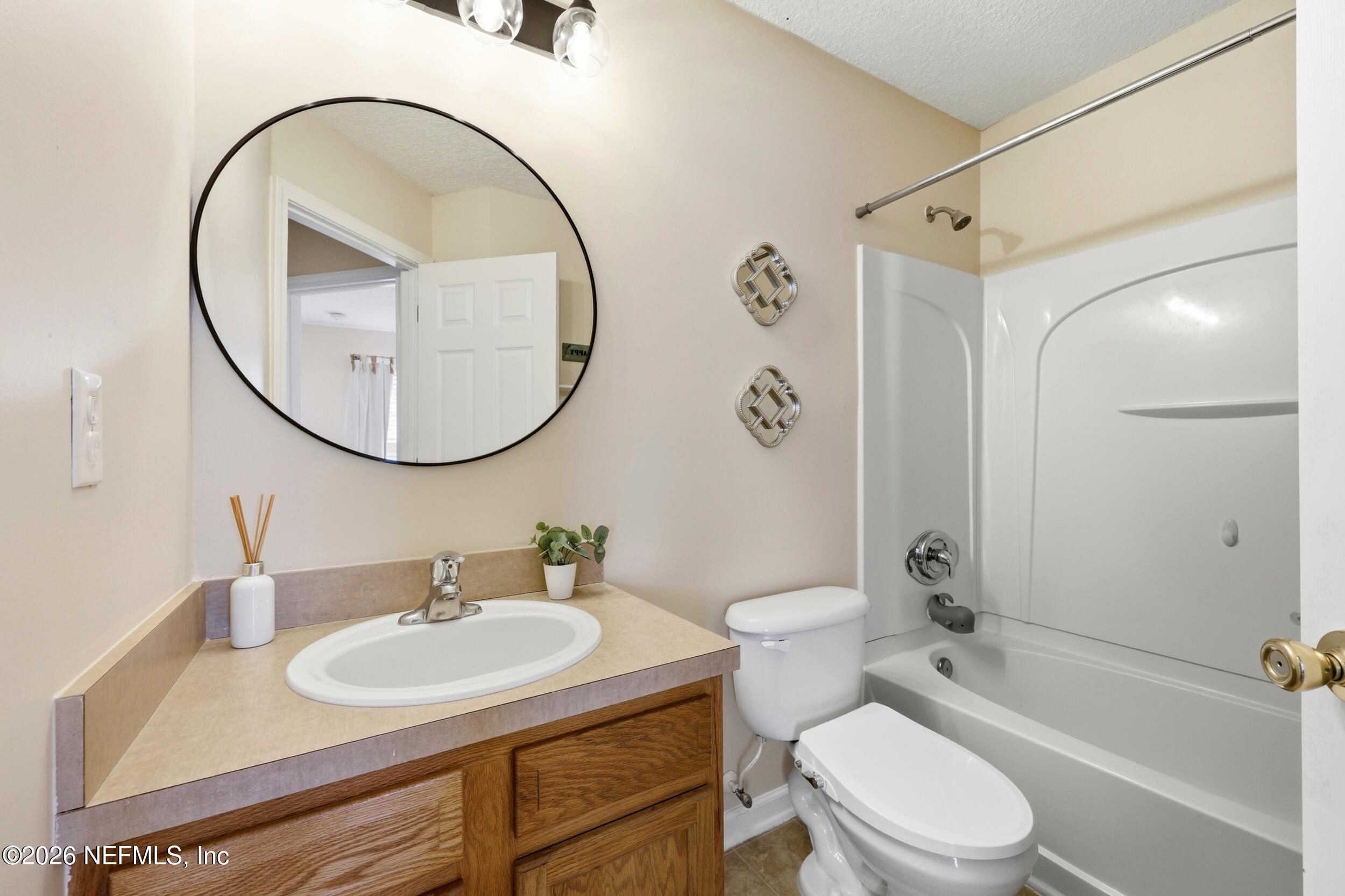 2736 Jewell Road Jacksonville, FL 32216 - Photo 21 of 31 Guest Bathroom