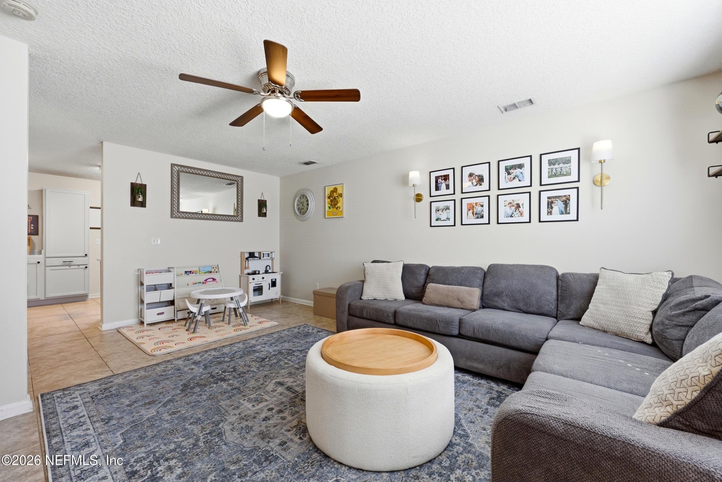 2736 Jewell Road Jacksonville, FL 32216 - Photo 5 of 31 Living Room