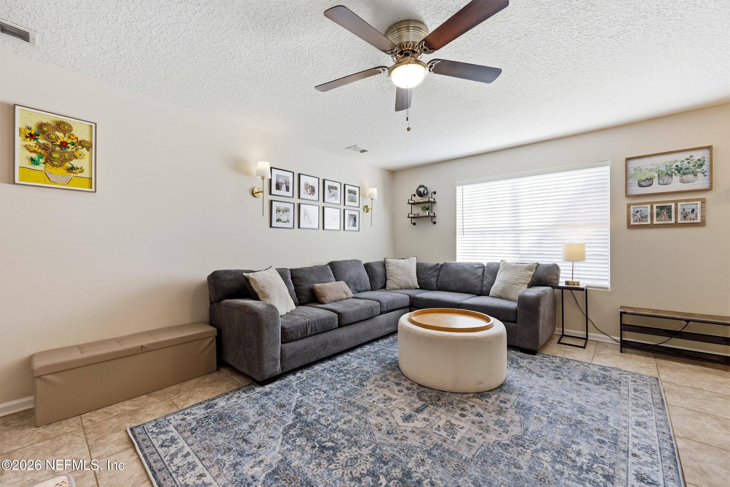 2736 Jewell Road Jacksonville, FL 32216 - Photo 6 of 31 Living Room