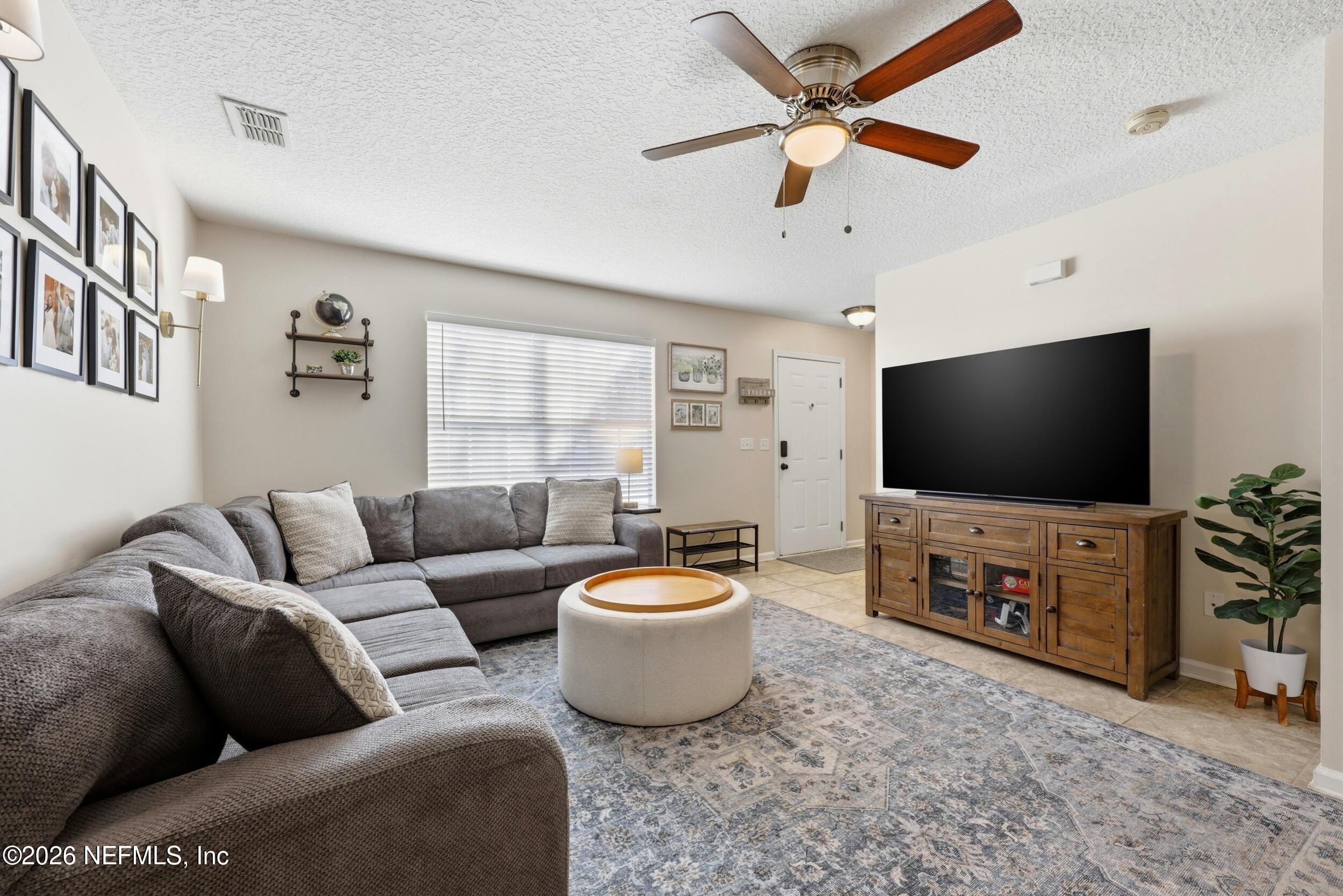 2736 Jewell Road Jacksonville, FL 32216 - Photo 7 of 31 Living Room