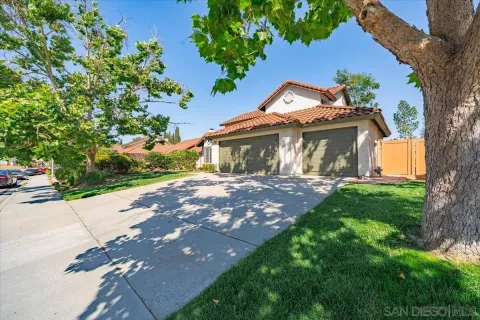 $965,000 | 1726 Las Palmas Lane, Escondido, CA 92026