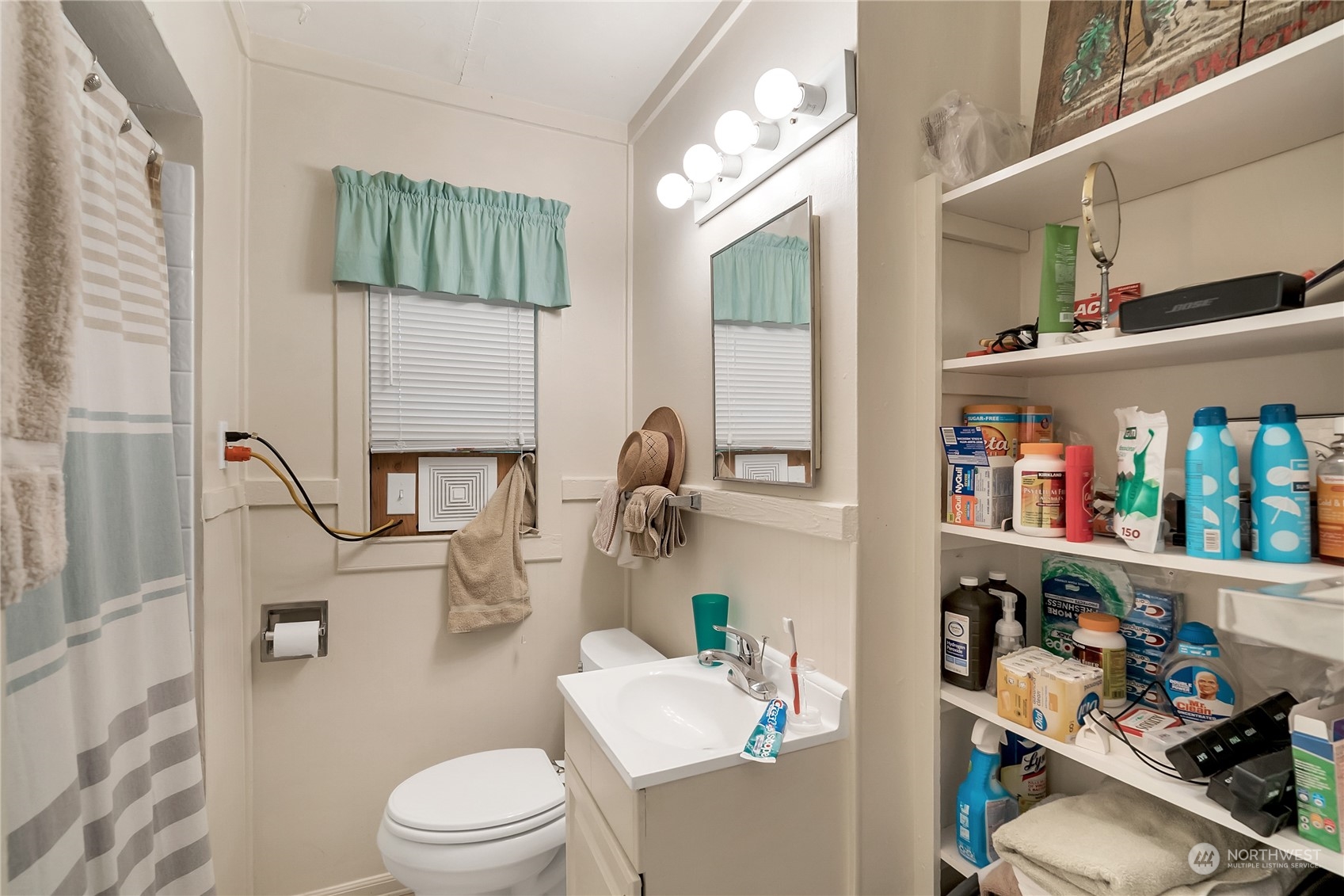 9016 236th Street Southwest, Unit 12 Edmonds, WA 98026 - Photo 17 of 18 Gallery Image 17