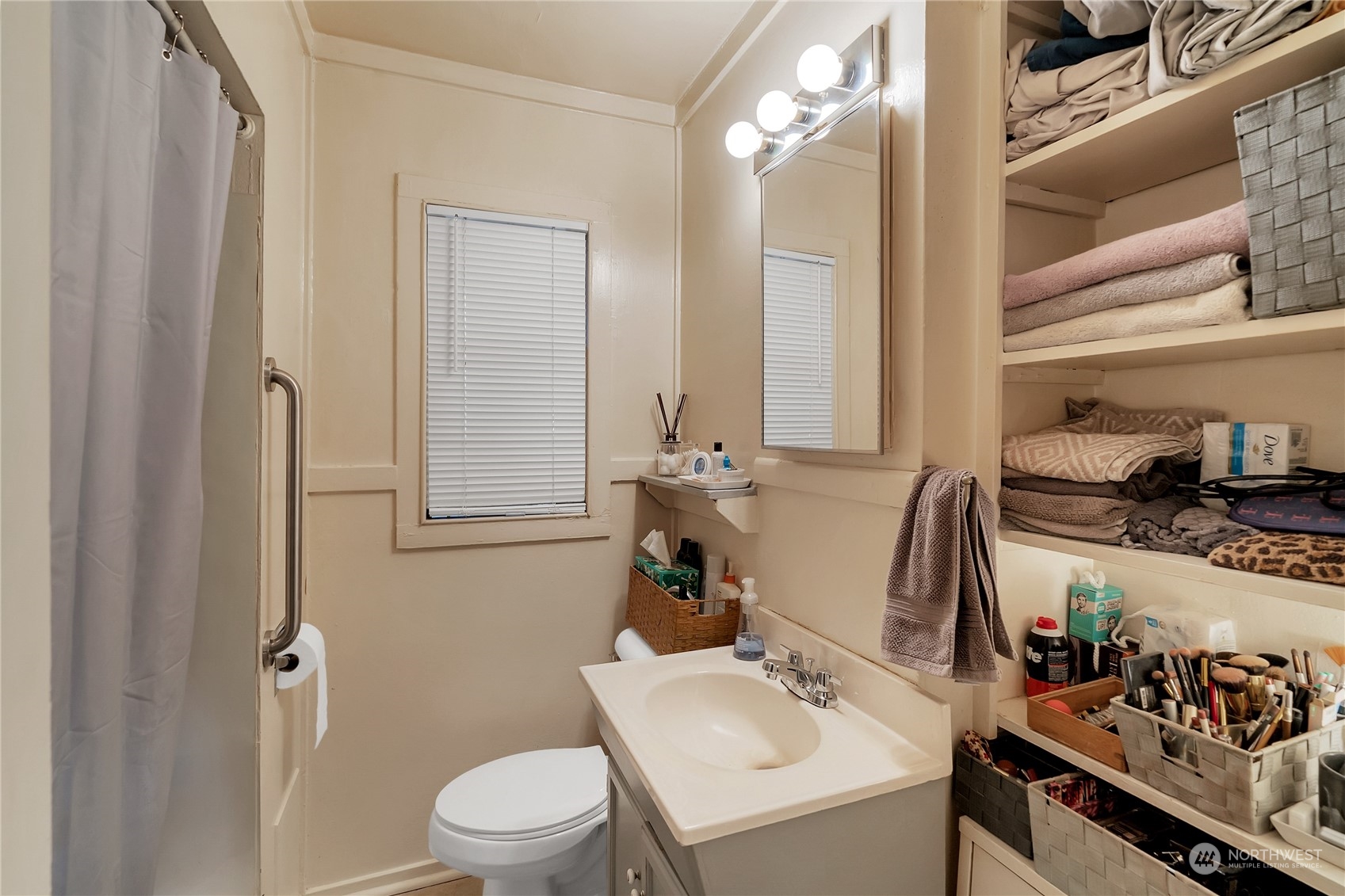 9016 236th Street Southwest, Unit 12 Edmonds, WA 98026 - Photo 8 of 18 Gallery Image 8