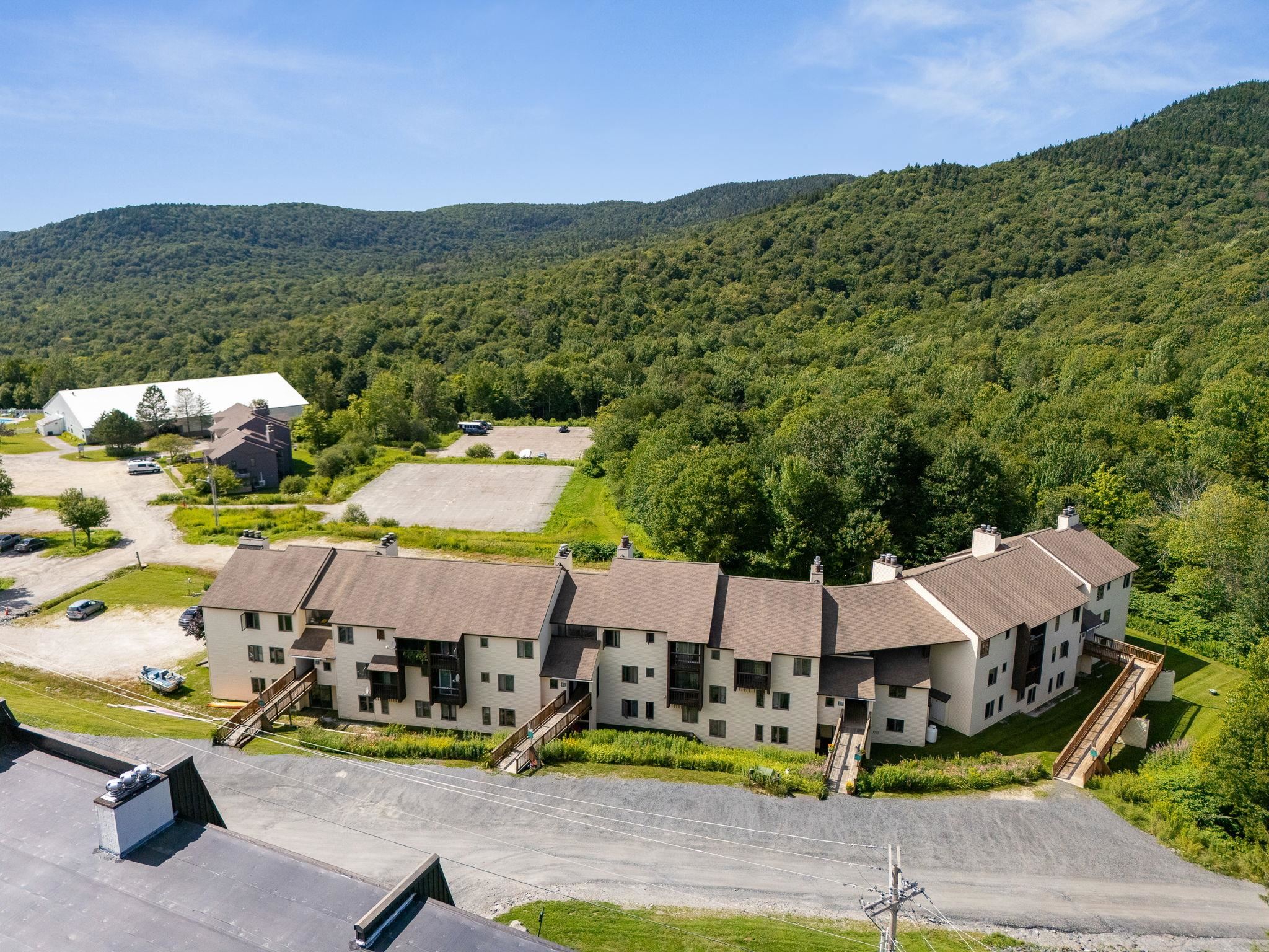 27 Nature Trail Road, Unit 306 Bolton, VT 05477 - Photo 7 of 60 Gallery Image 7