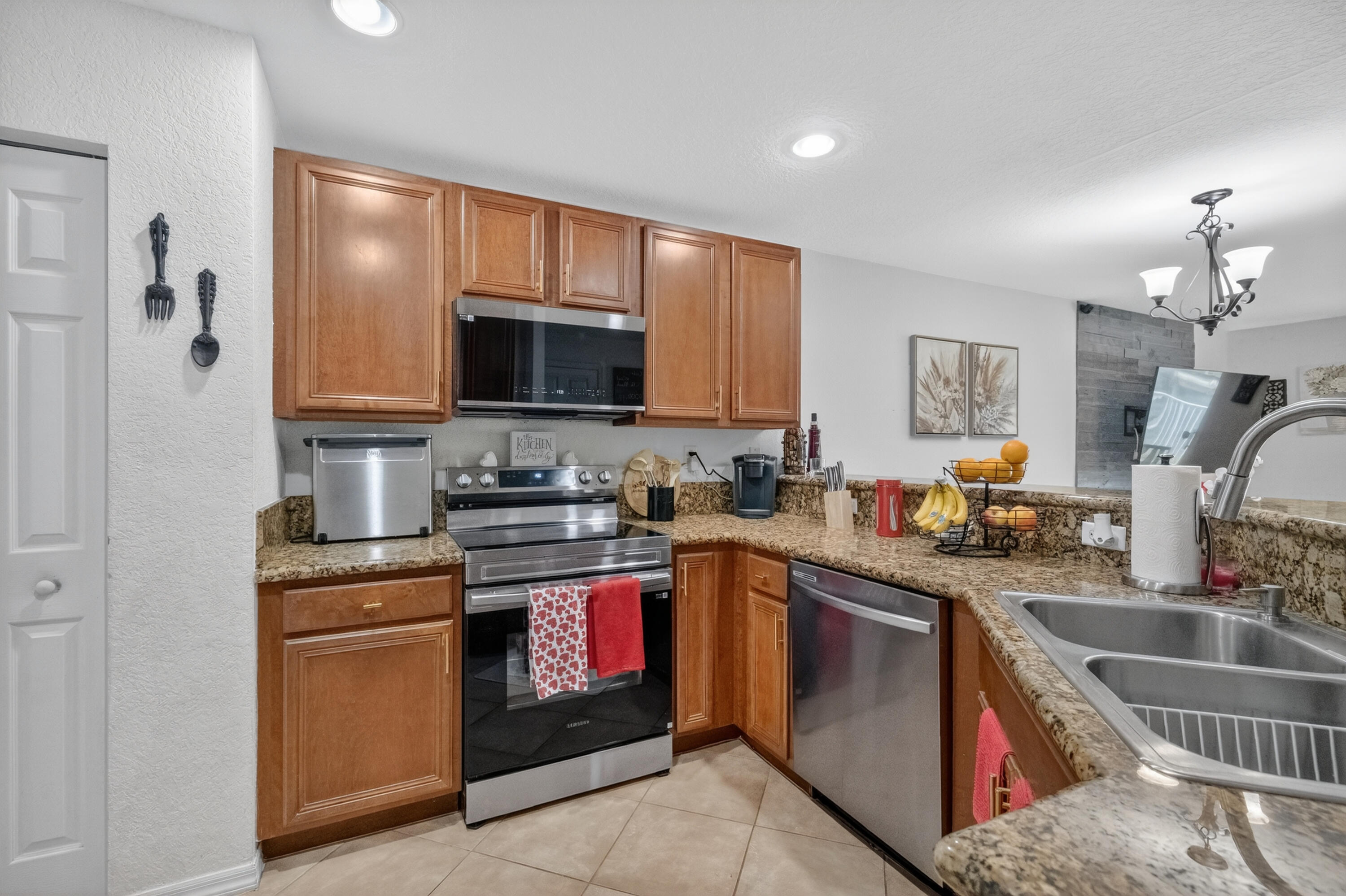 5904 Abbey Road Tamarac, FL 33321 - Photo 12 of 29 12-print-8I8A7075