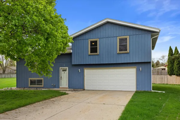 $350,000 | 115 Conrad Court, Mukwonago, WI 53149