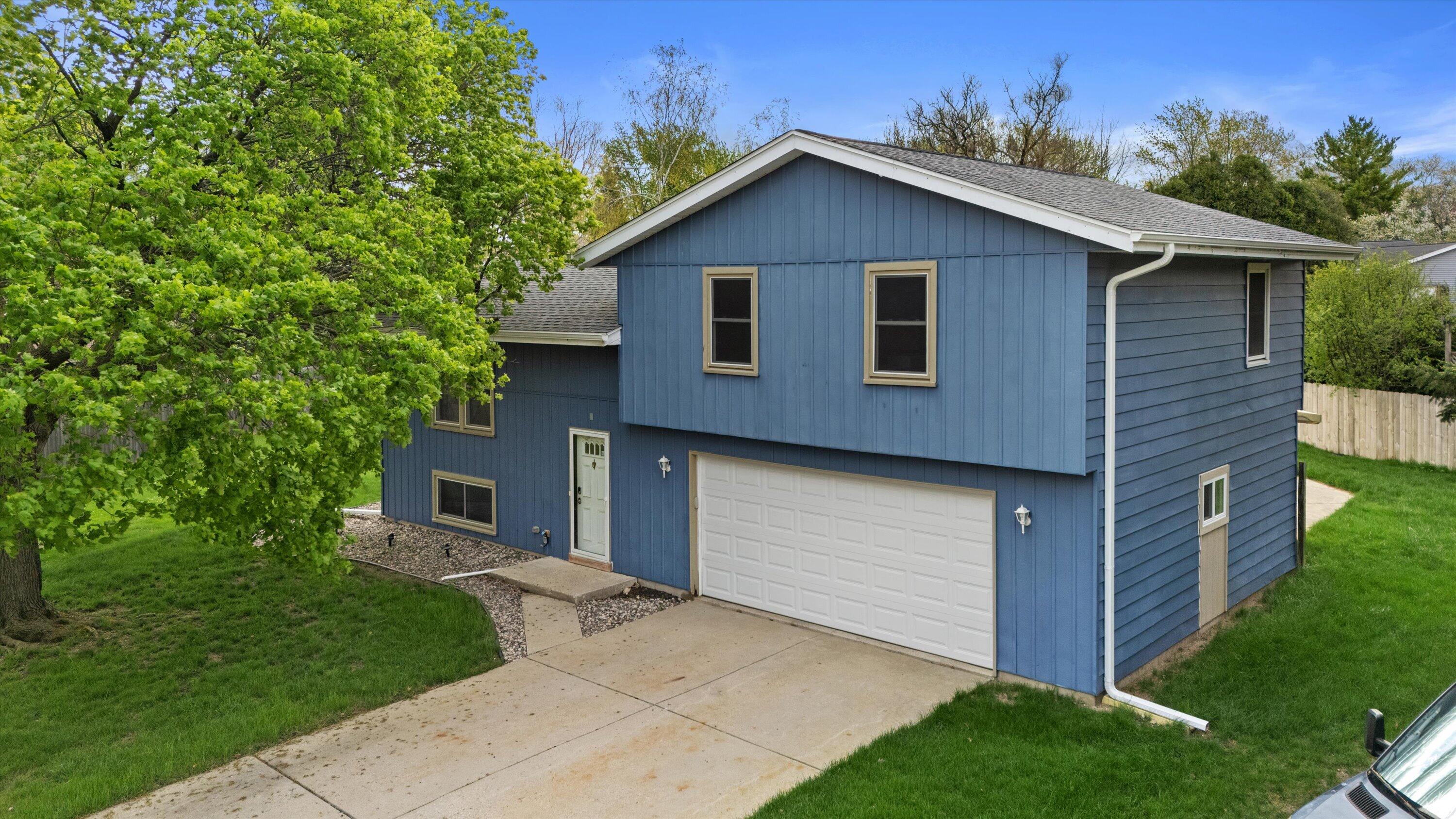 115 Conrad Court Mukwonago, WI 53149 - Photo 25 of 29 Exterior