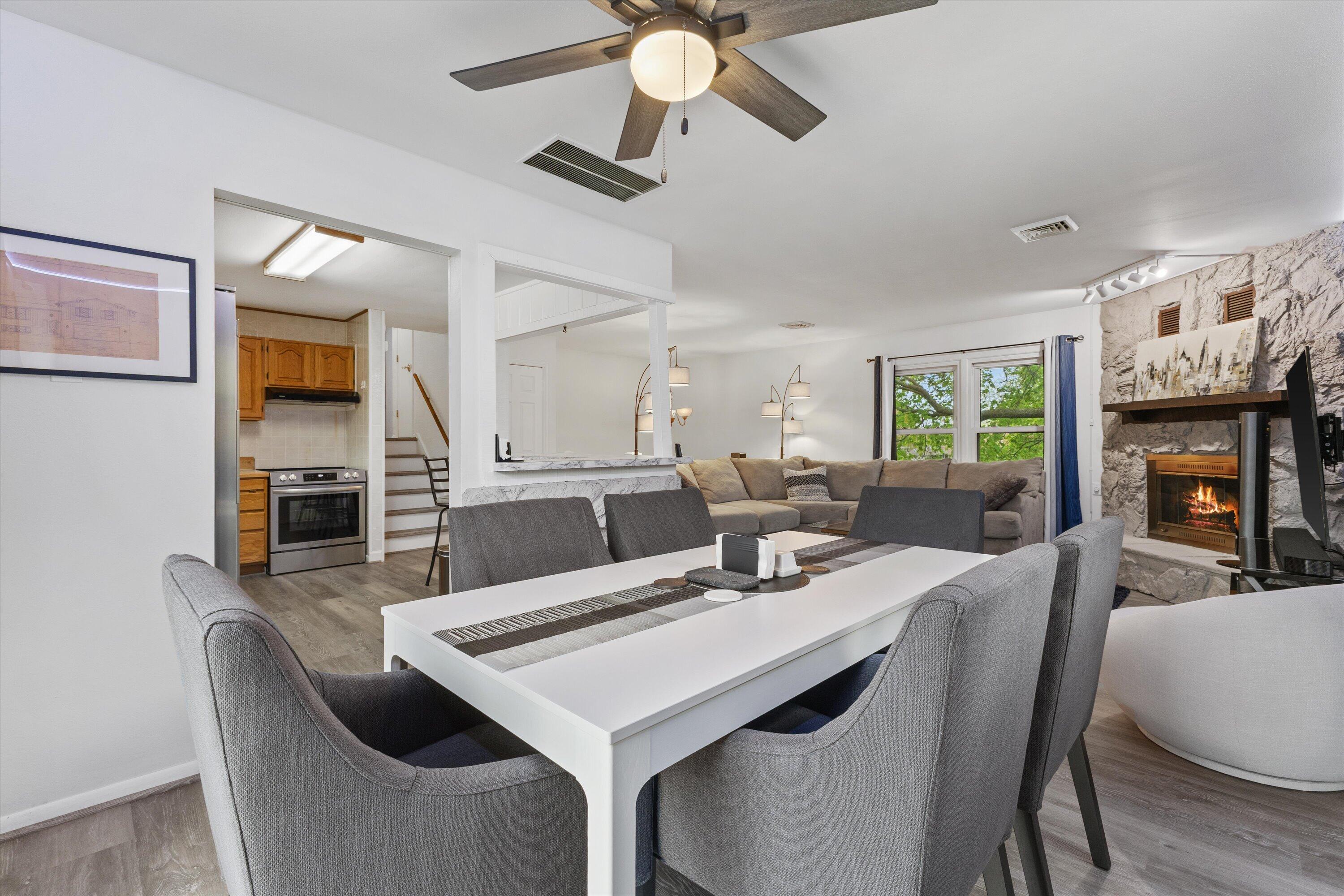 115 Conrad Court Mukwonago, WI 53149 - Photo 6 of 29 Dining Room