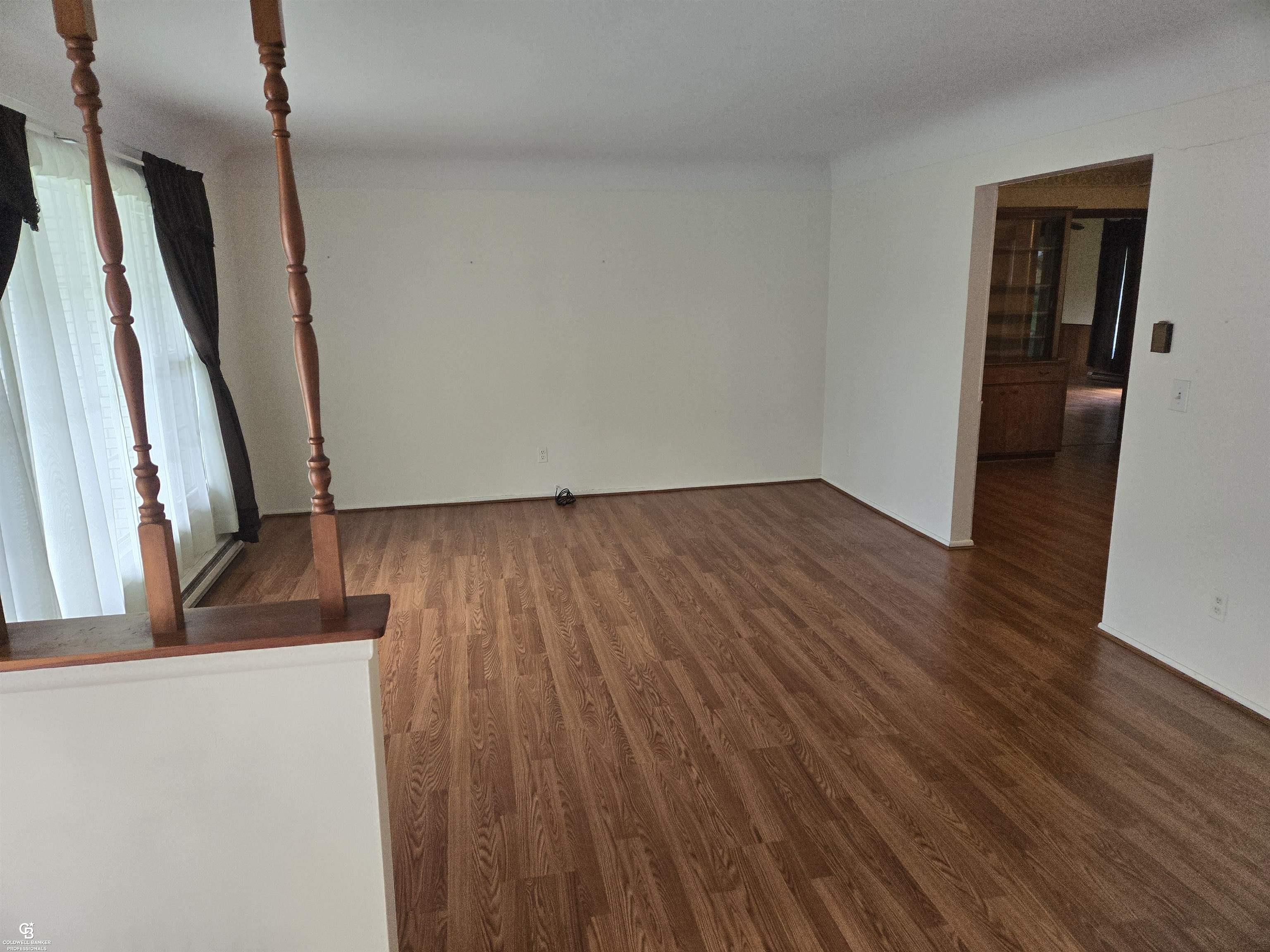 11757 Yale Road Yale, MI 48097 - Photo 13 of 21 Living rm